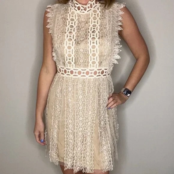 FREE PEOPLE Forever Lace Crochet Babydoll OPEN Back Mini Dress SZ 2 - Picture 3 of 7